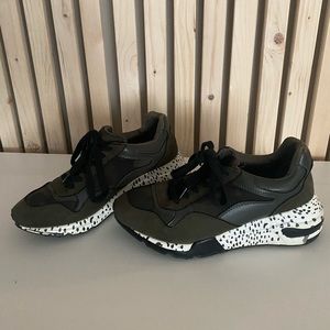 Steve Madden sneakers